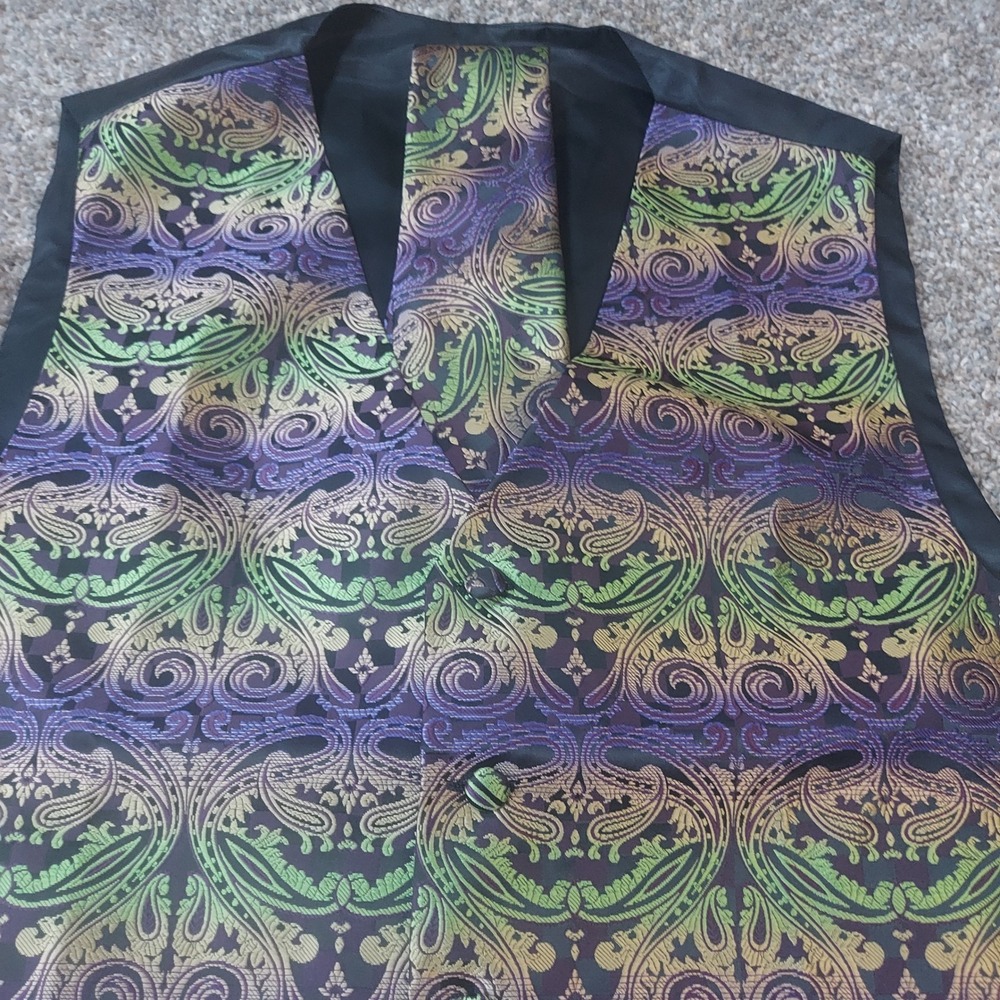 Barry Wang Mens Purple Green Paisley Silk‎ Vest Tie Pocket Square Set Large